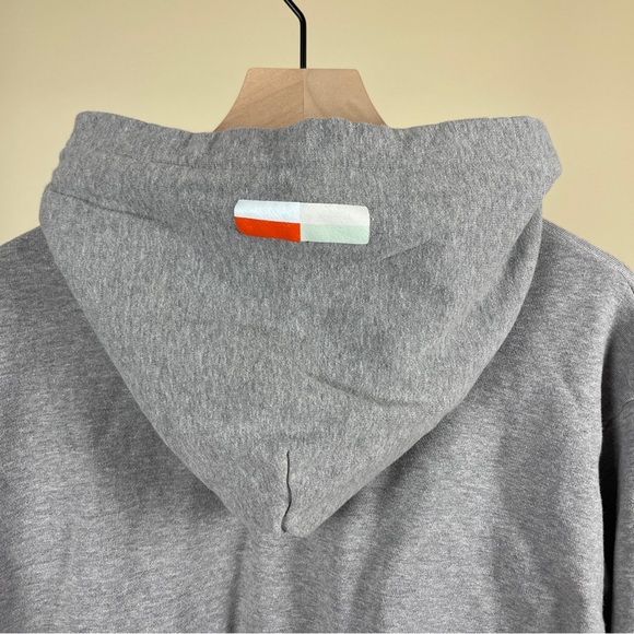 WE-AR4 Logo Hoodie in Grey - Picture 11 of 12